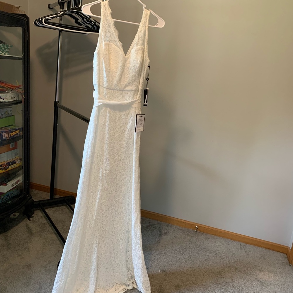 Adrianna Papell Sleeveless Lace Trumpet Dress